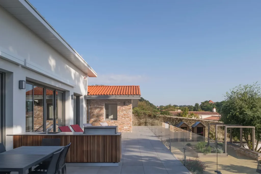 Réalisation terrasse maison contemporaine Pornic