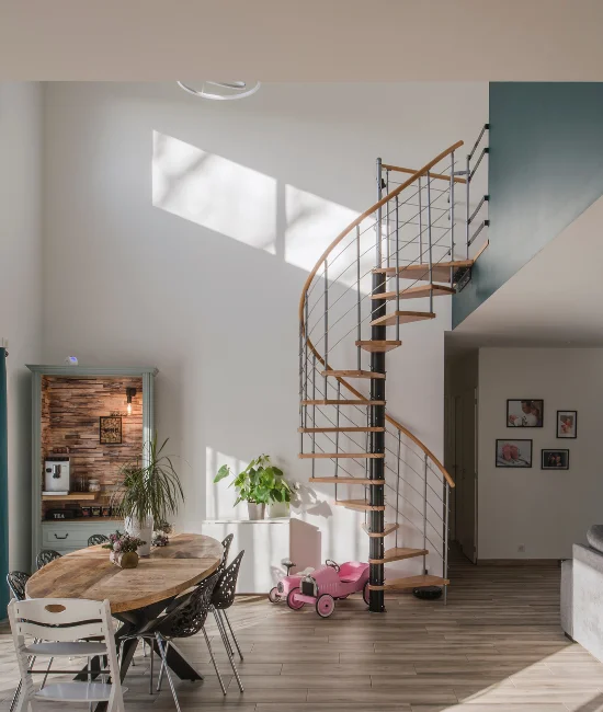 Intérieur maison familiale avant 11h